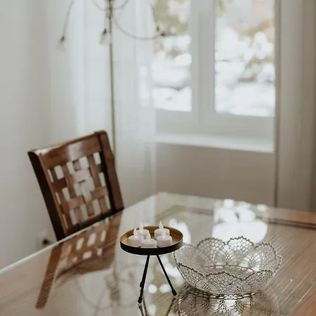 Lafayette House One *